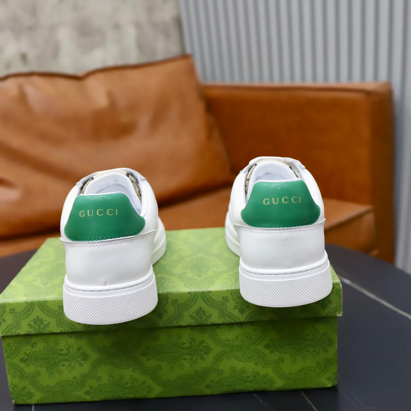 Ex-factory price: 420💰🙅‍♂️🙅‍♂️🙅‍♂️ Brand: Gucci GUCCi Standard code: 38-44 (45 customized) Grade: Same as the official website Material: Original leather splicing, comfortable and breathable sheepskin lining, original wear-resistant outsole Style category: Men's fashionable casual shoes, running, sports shoes, noble luxury brand elements, top luxury Color: actual picture color